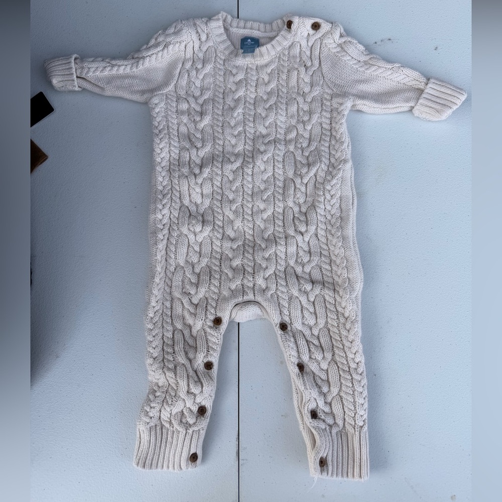 GAP Ivory Cable Knit Baby Footie